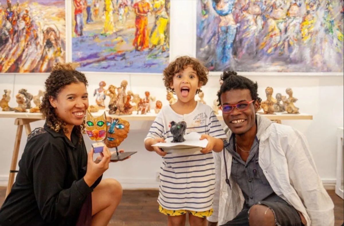 Activité en famille à Lyon : modelage argile parent-enfant