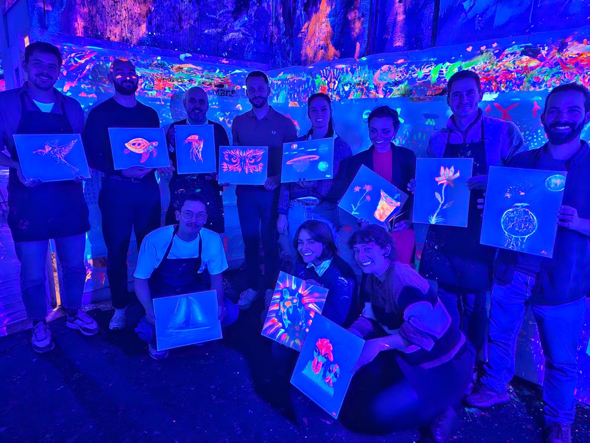 Team building à Lyon : atelier peinture fluo en entreprise